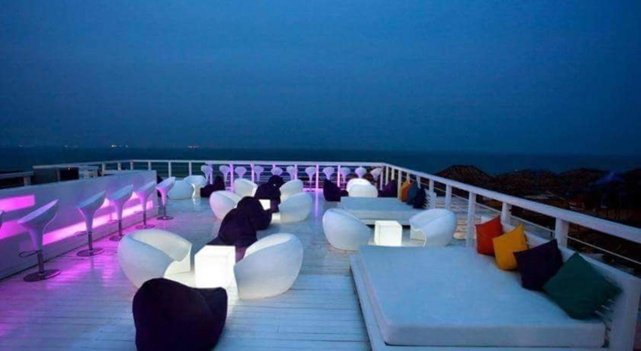 Penthouse Hotel Батуми Экстерьер фото